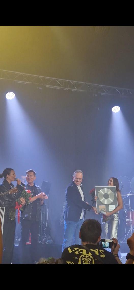 x_zuziaa_x's tweet photo. za każdym razem, jak widzę jak wiele osiąga i to swoją ciężką pracą, to wzruszam się niesamowicie...ja po prostu cieszę się jej szczęściem!! jestem dumna M. ❤️‍🩹
@magdabereda https://t.co/pTG7LLGUqm