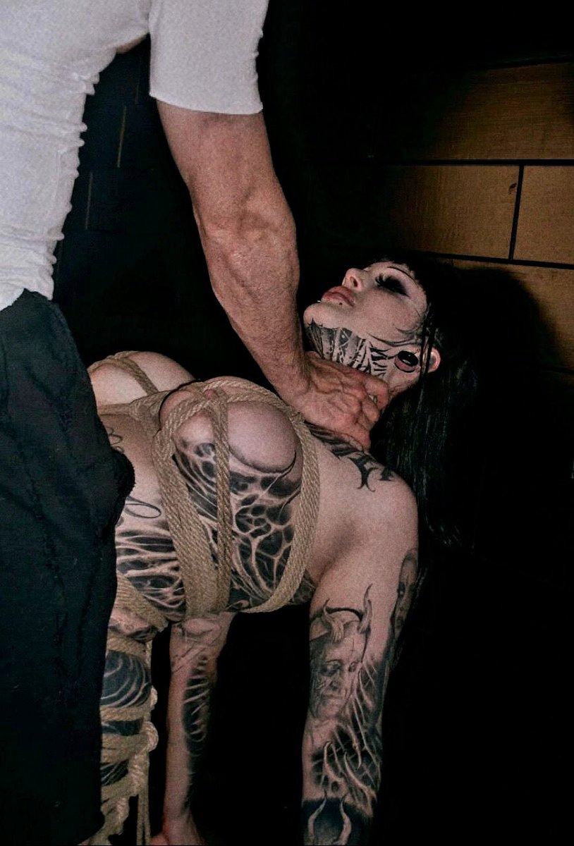 CoupleShibari's tweet photo. This pretty thing.
@_raven666_ 
#playtime https://t.co/z7NqkSiJmj
