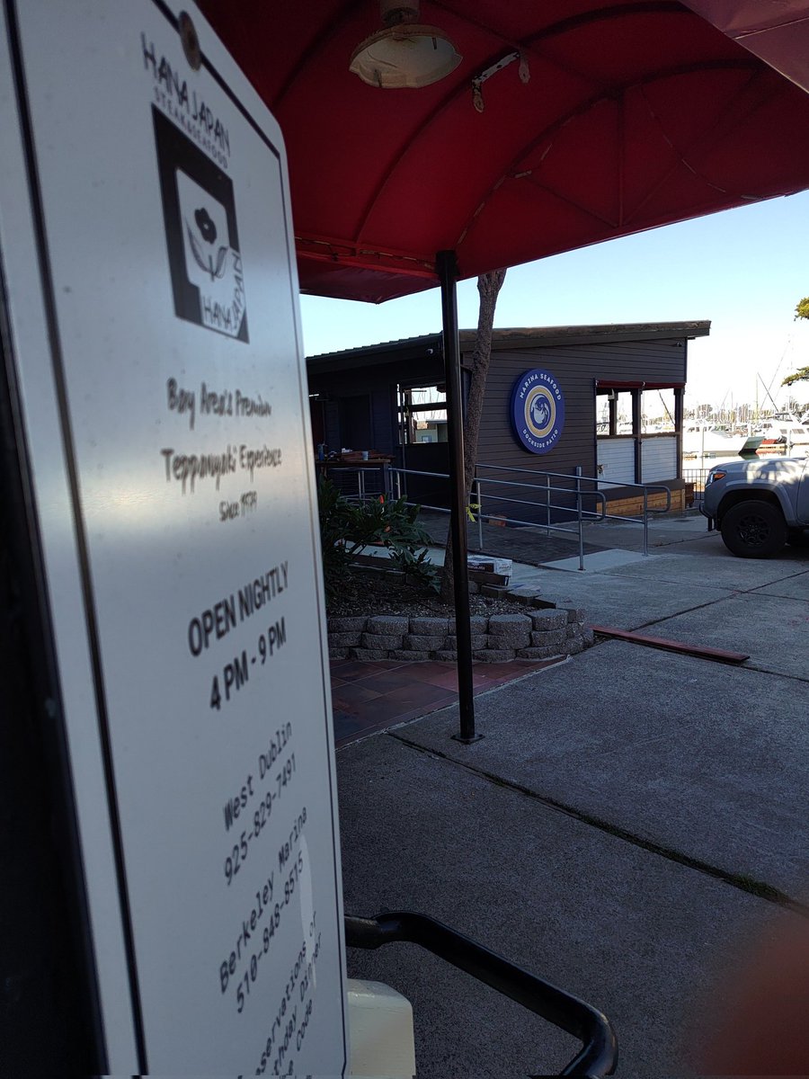Something's in the works this Holiday Season 🤔
Stay tuned for news about our Sister Restaurant soon to open right next door in the Berkeley Marina Area 🔥🔥🔥

#marinaseafooddocksidepatio
