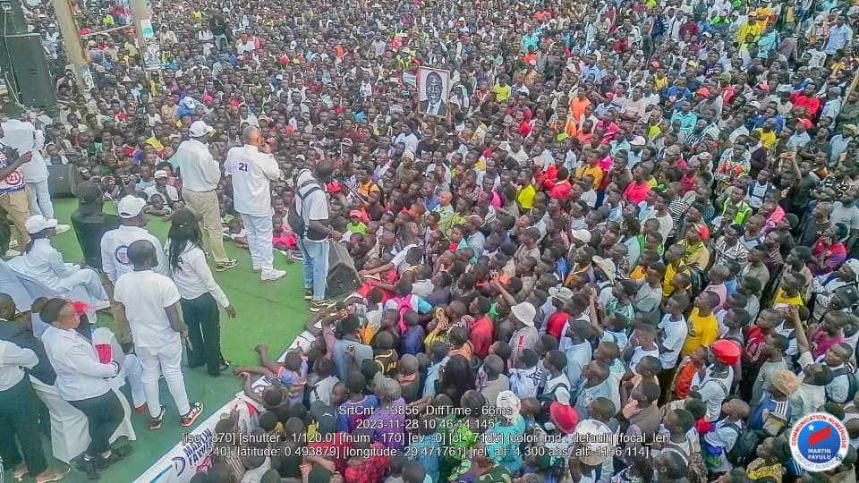Heissels_Kapata's tweet photo. #MAFA21 #PART_VI
#BENI LE 28.11.2023
Le Candidat de la #Cohesion_nationale, l' #Infatigable @MartinFayulu 2️⃣1️⃣ devant une foule immense à Béni, qui promet de voter pour lui comme l'ont fait à 2018.
#MaFa21
#Votons_tous le N°2️⃣1️⃣
#CongoEkoloMoko https://t.co/vZ2xG5cvyk