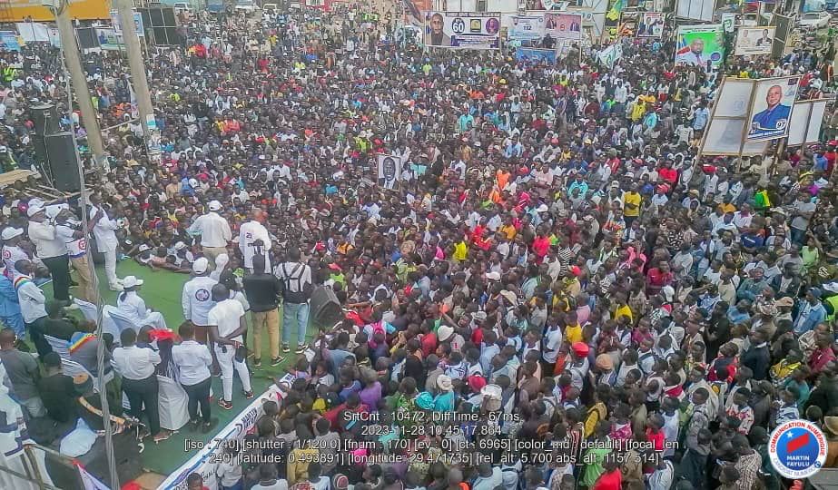 Heissels_Kapata's tweet photo. #MAFA21 #PART_VI
#BENI LE 28.11.2023
Le Candidat de la #Cohesion_nationale, l' #Infatigable @MartinFayulu 2️⃣1️⃣ devant une foule immense à Béni, qui promet de voter pour lui comme l'ont fait à 2018.
#MaFa21
#Votons_tous le N°2️⃣1️⃣
#CongoEkoloMoko https://t.co/vZ2xG5cvyk
