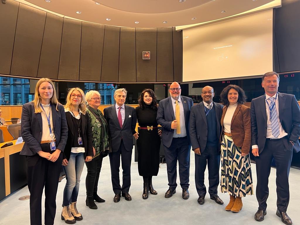 I am grateful to the @eu2023es and the @Europarl_EN for the fruitful exchange during the 1st trialogue on a proposal for a directive on standards for #EqualityBodies.

Binding standards will ensure a common minimum level of protection against discrimination.

#UnionOfEquality