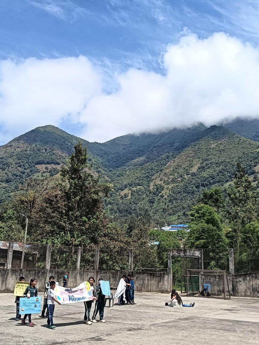 CIPCAPIURAPERU's tweet image. [𝐂𝐎𝐘𝐎𝐍𝐀]
𝐔𝐧𝐚 𝐯𝐢𝐝𝐚 𝐬𝐢𝐧 𝐯𝐢𝐨𝐥𝐞𝐧𝐜𝐢𝐚, ¡𝐡𝐚𝐠𝐚́𝐦𝐨𝐬𝐥𝐚 𝐧𝐮𝐞𝐬𝐭𝐫𝐚❗
✅ Los estudiantes del colegio Xenón Bobadilla, el personal de salud y las rondas campesinas de la zona se movilizaron por el caserío para exigir espacios seguros para las mujeres.