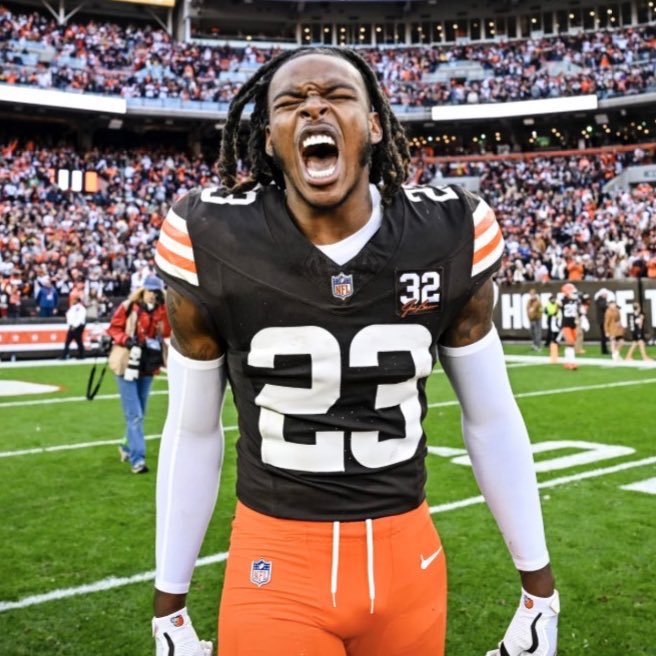 brownsfanuk's tweet photo. Martin Emerson Jr #ProBowlVote   

Repost to help get @MartyMargg1 to the Pro Bowl. 🙌

#Browns x #NFL https://t.co/Ic2jTfGZDh