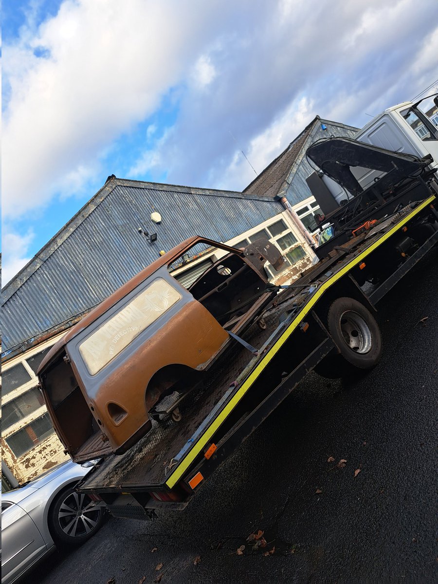 Mini Van project underway and the shell off for blasting. Let's see what comes back 😬😬

#mini
#minisofinstagram
#minisunited
#ukminis
#crmautosolutions
#crustyrustyminiclub
#classicretrominis
#classicmini
#britishminiclub
#classiccarrestoration
#OhSoRetro