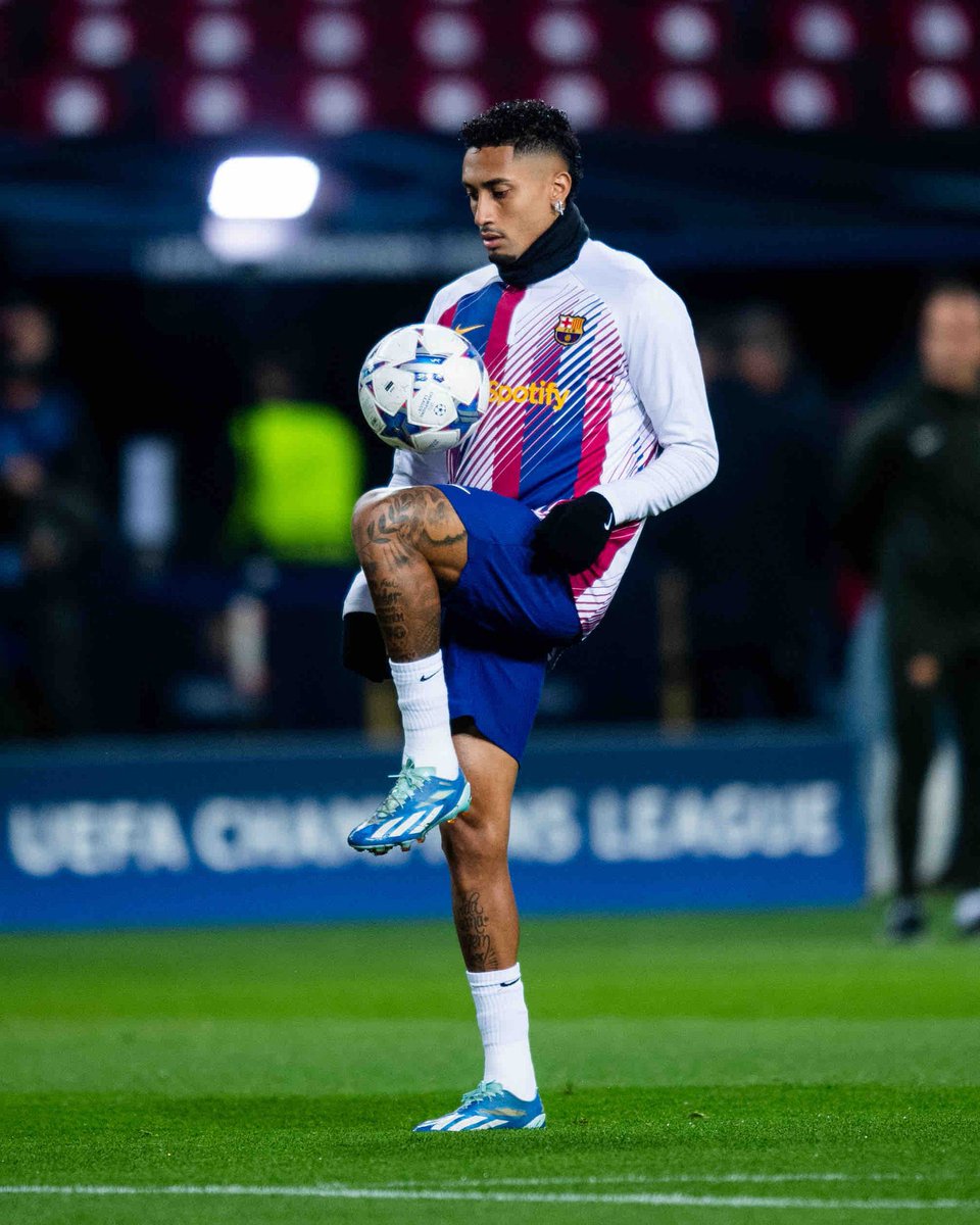 ⏱️ 41’

C’EST PAS POSSIBLE 🤬 LE BARÇA MANQUE UNE NOUVELLE ÉNORME BALLE DE DEUXIÈME BUT❗️

C’est interdit 😫

BARÇA 1️⃣ - 1️⃣ PORTO

#UCL 🇪🇺