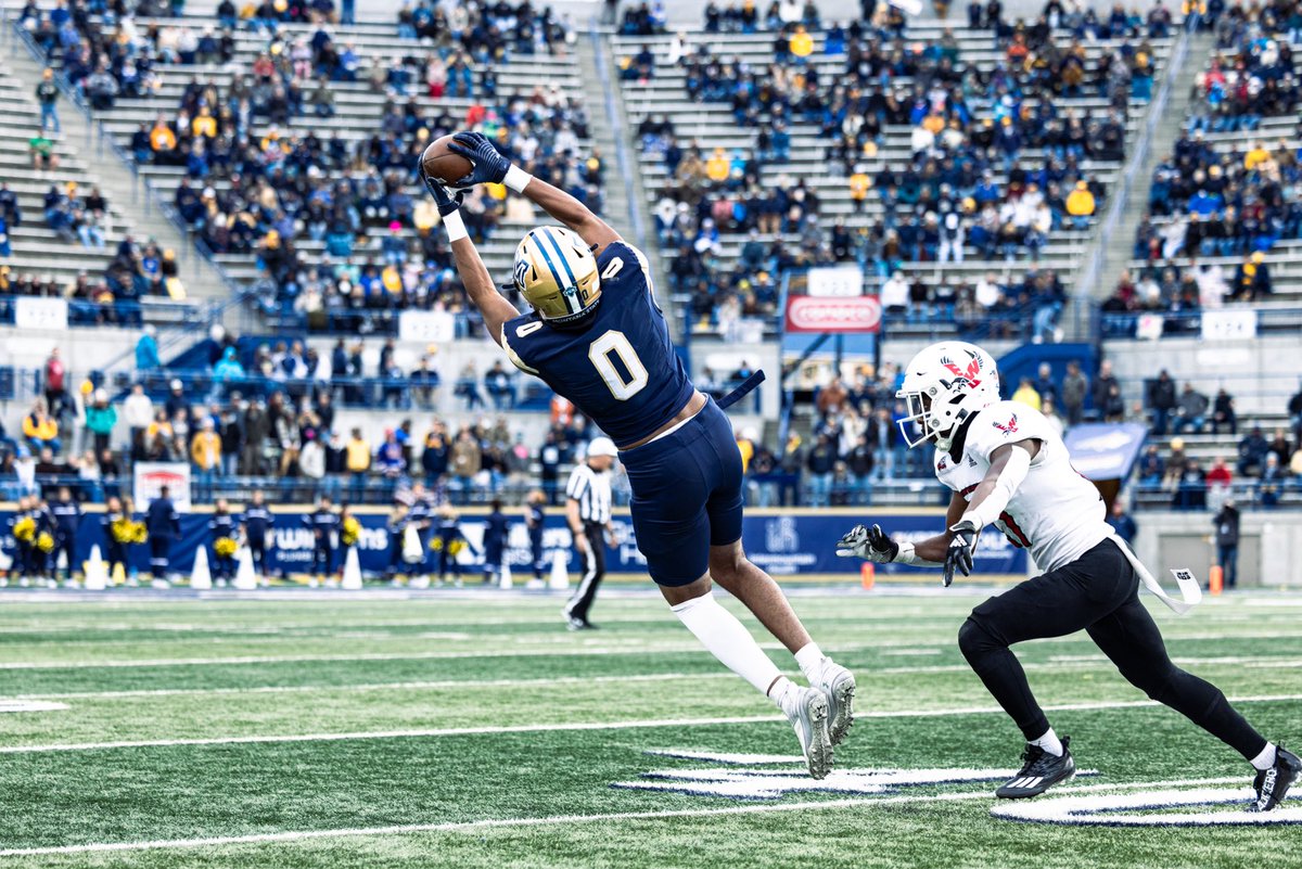 Happy Birthday to the “moose”!!! Have a great day brother. 💨🪨😼🎂 #AirRock ⁦@javonteking4⁩ ⁦@MSUBobcats_FB⁩