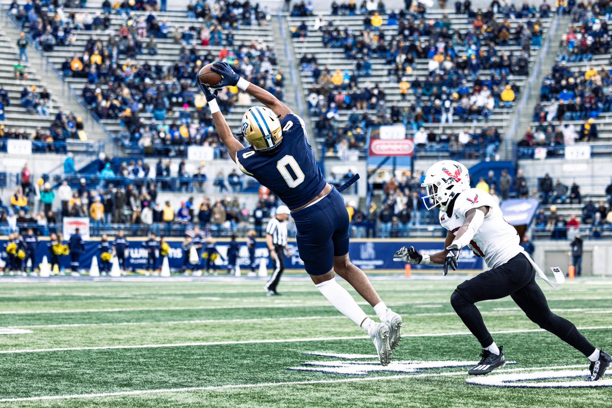 CoachUdy's tweet photo. Happy Birthday to the “moose”!!! Have a great day brother. 💨🪨😼🎂 #AirRock @javonteking4 @MSUBobcats_FB https://t.co/4iSwyTpsV2