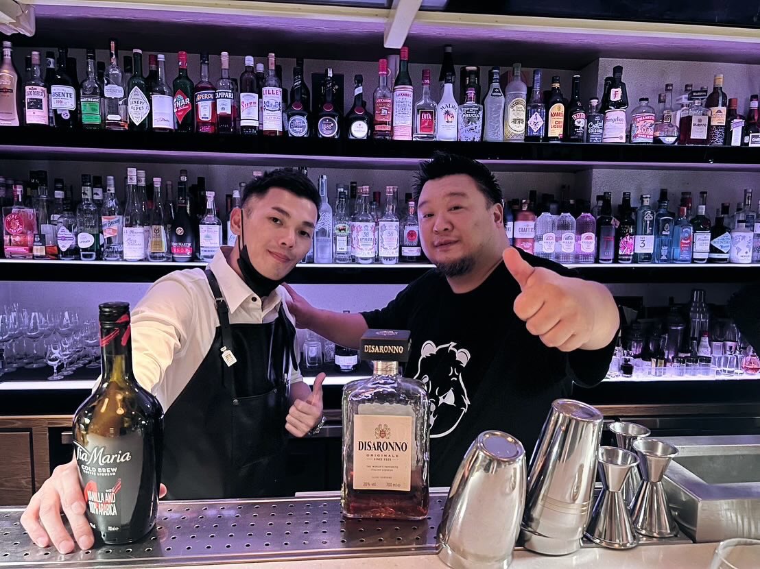 imjason520's tweet photo. #2023工事回顧
#disaronno
#tiamaria
#busker
#theworlds50bestbars2023 
#indulgebistro 
#cocktails
#taipei 
#英勝國際
#imjason https://t.co/zX8Wf5elAb
