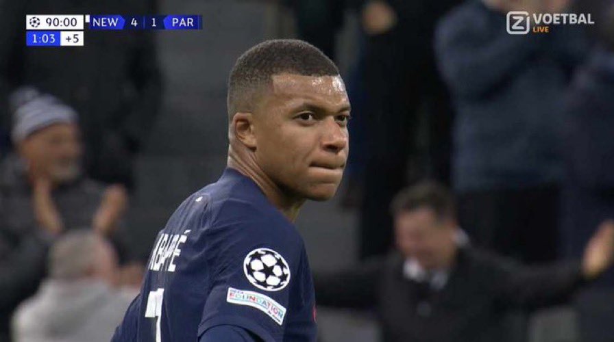 yaaniis_mf's tweet photo. Sur ces 4 images Mbappé nous a vendu. 

Mr responsabilité aka Mbachar Al Assad. 
#PSGNEW https://t.co/qO4Tlp1C8S