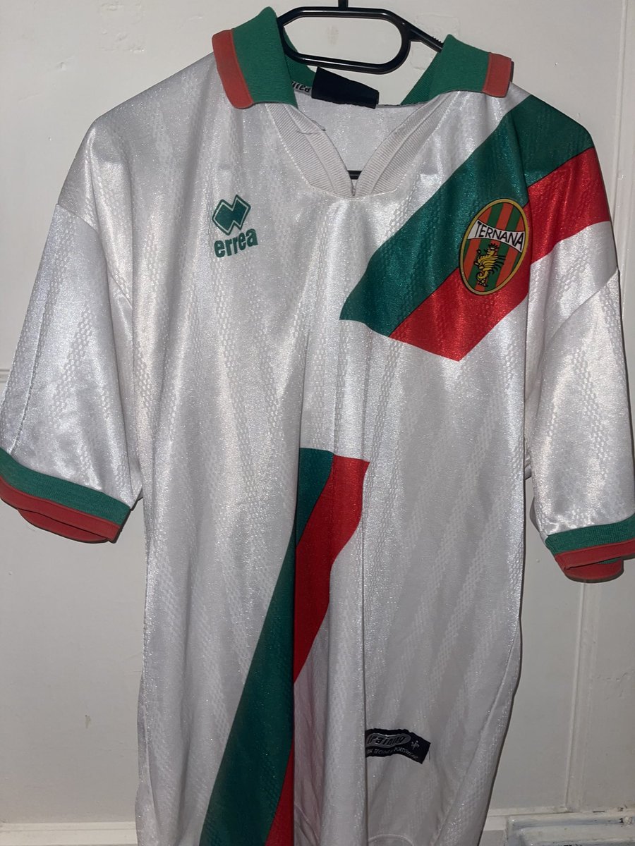 CanRep_kits's tweet photo. PLAYER ISSUE Ternana calcio 05/06 Away shirt, size XL. Unbelievable condition for its age.
£45 https://t.co/C0MYLyNi4n