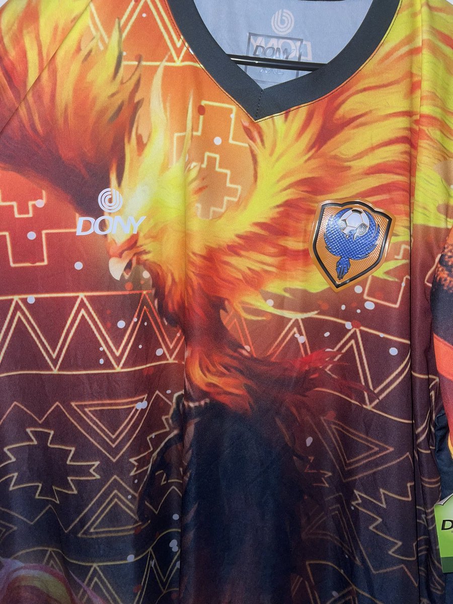 CanRep_kits's tweet photo. Dony shirt size XXL. Not too sure of the club, great design regardless.
£18. https://t.co/k2EReBNXGa