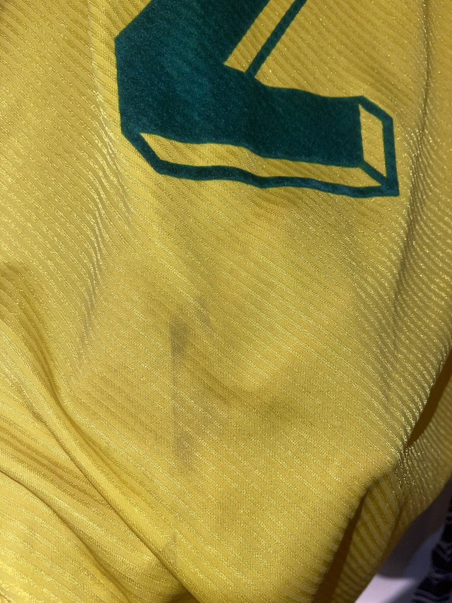 CanRep_kits's tweet photo. Brazil 1994 home shirt size XL. Number 2 - Jorginho. Good condition, staining underneath the number which should come out with a wash.
£38 https://t.co/cbvYK2QHHW