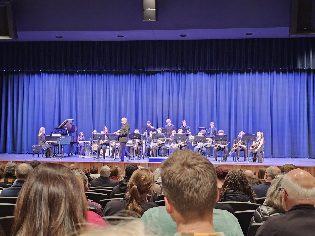 MexicoHSBands's tweet photo. Congrats to Halie Knight, Grace Gifford, Emily Bennett, and Dylan Hoey on a fantastic performance as members of the Allegro Honors Jazz Ensemble last night! Your involvement only makes our program stronger! https://t.co/TcTKLY5Lqg