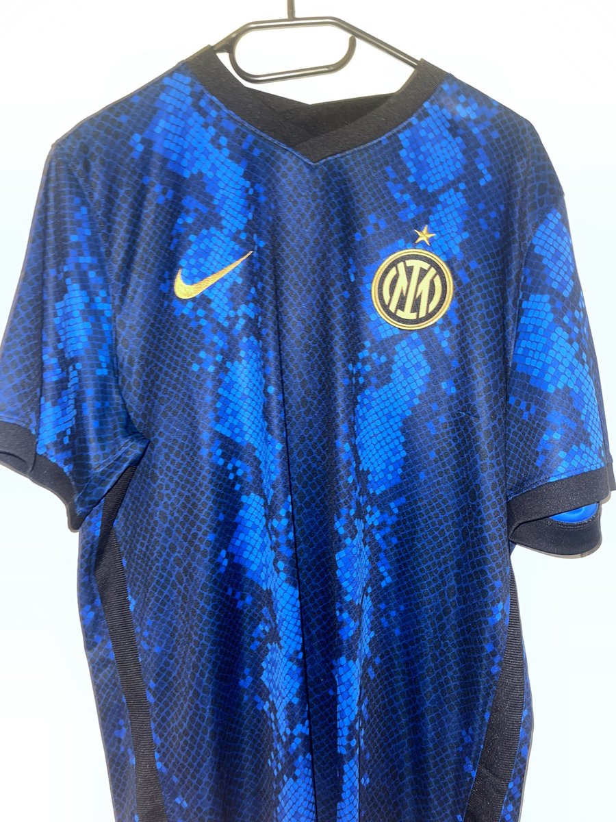 CanRep_kits's tweet photo. Inter Milan 21/22 Home shirt. Good condition, heavy discolouring to Lenovo sponsor on the rear.
£30 https://t.co/CEiWLIpYIx
