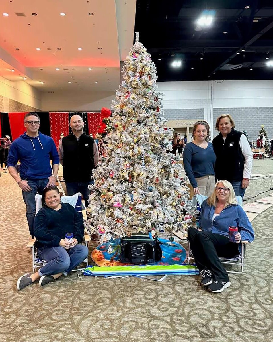 BerkshireBank's tweet image. Berkshire Bank is proud to be back as the Title Sponsor for this year’s Festival of Trees in Springfield, which raises funds for The Springfield Boys &amp;amp; Girls Club and helps foster a safe environment where local children can realize their full potential. 

#festivaloftrees #sbgc