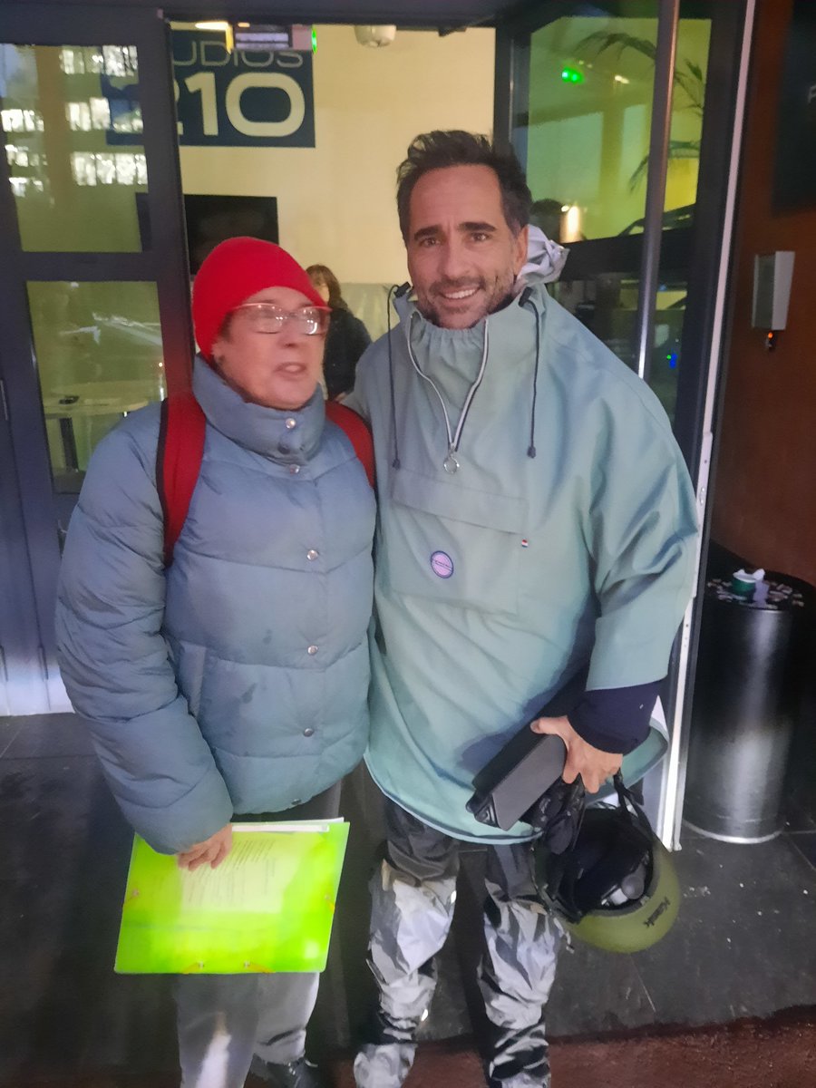 ValerieBijon's tweet photo. QUEL PLAISIR DE RENCONTRER 2 BELLES PERSONNES,SIGNATAIRES CONTRE LA CORRIDA 😍
RESPECT À  LAURENT BAFFIE ET FLORENT PEYRE😍
CORRIDA ABOLITION 👊
@CaronAymericoff 
@BeziersColbac 
@HenryJeanServat 
@stopcorridaFR 
@CarolineRooseEU https://t.co/A0n7PsAIDF