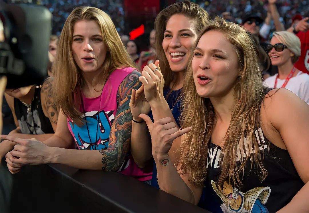 Ronda Rousey, Marina Shafir, and Jessamyn Duke 😍💋❤ #JessamynDuke
#MarinaShafir #RondaRousey