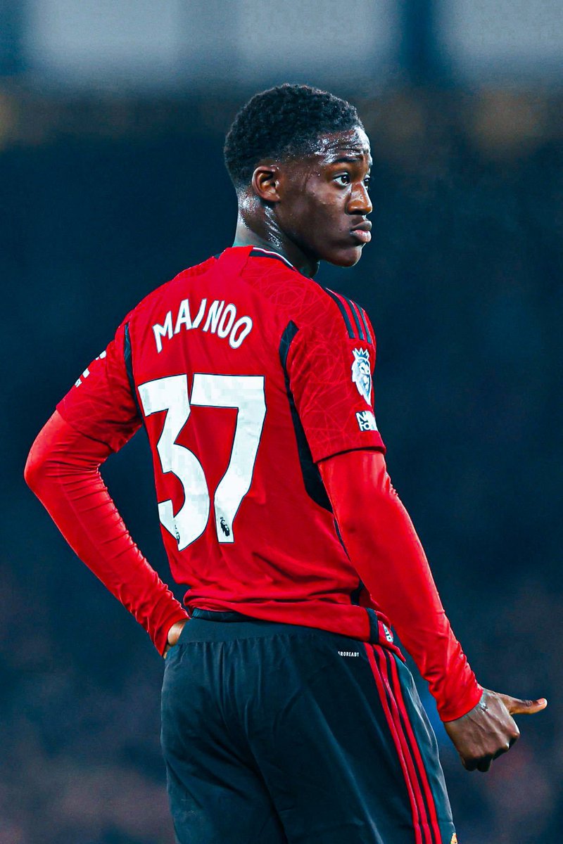 UtdLoyals_'s tweet photo. 🚨| Should Kobbie Mainoo start against Galatasaray tomorrow night? 🤔

#MUFC || #UCL ✅ https://t.co/IdN6BLSO2d