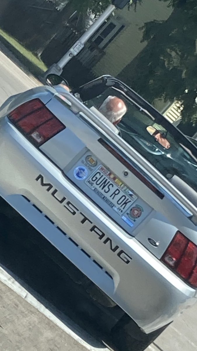 soupinthetub's tweet photo. this is an unhinged vanity plate fan account https://t.co/ArfaTeDGss