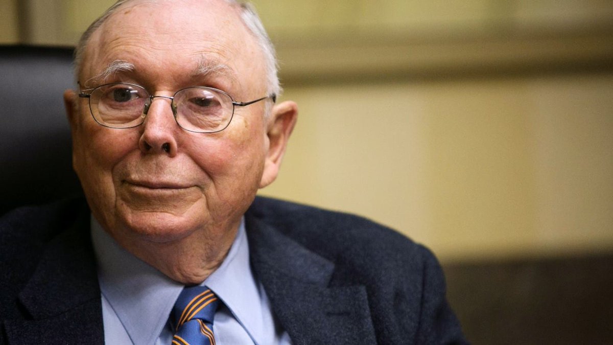 MartiniGuyYT's tweet photo. BREAKING: BILLIONAIRE LEGENDARY WALL ST. VETERAN CHARLIE MUNGER HAS DIED AGED 99 https://t.co/7dzw8qo3R2