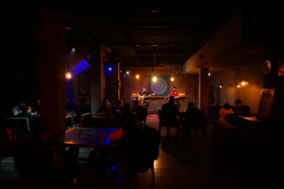 اجرای سه شنبه ها در کافه گالری کامو
ساعت ۷ عصر منتظرتونیم🌊💙

#سروشت #ناختی_سال #آلبوم #آهنگ #راک_مازندرانی #مازندران #مازنی #آمل #کافه #کنسرت #اجرا