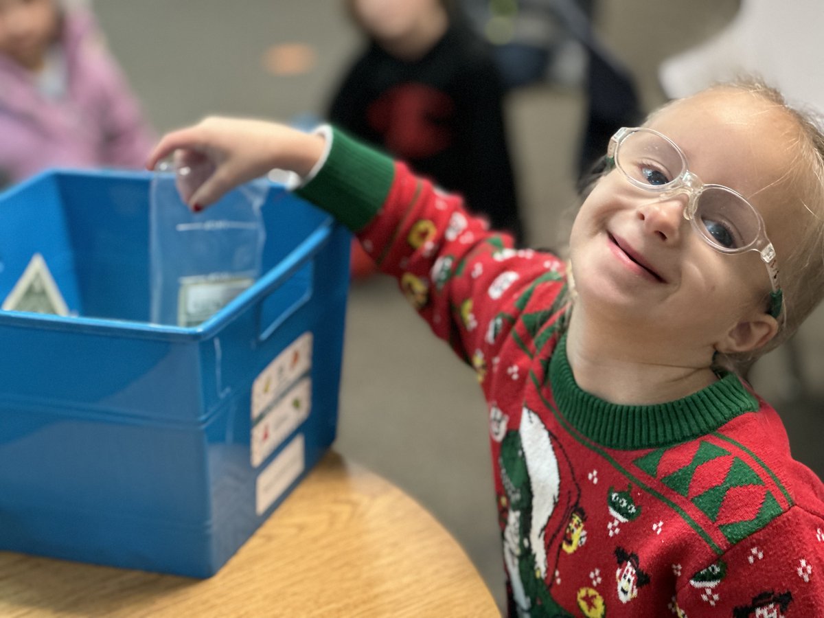 MrsKariSneed's tweet photo. #GivingTuesday in Kindergarten!  @LibertyEdFdn @MHPatriot #lpsleads https://t.co/WA65eGxctV