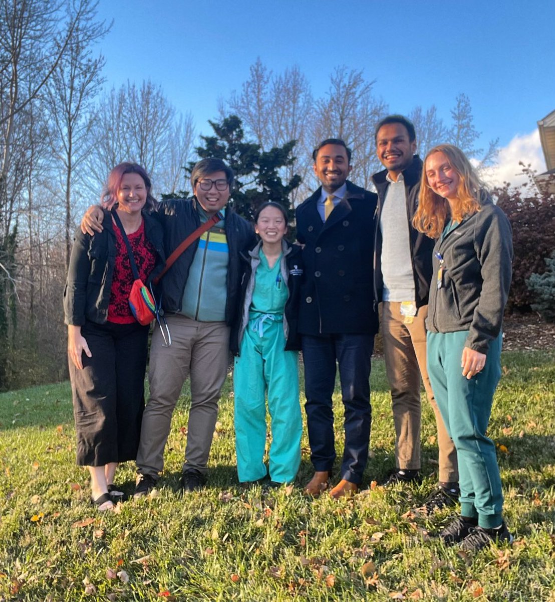 The Aliki Team visiting one of their patients after discharge home today ❤️ What a team of amazing doctors led by Bayview Medicine Alum and superstar clinician-educator, @MLRobertsonMD #BayviewLove 💜