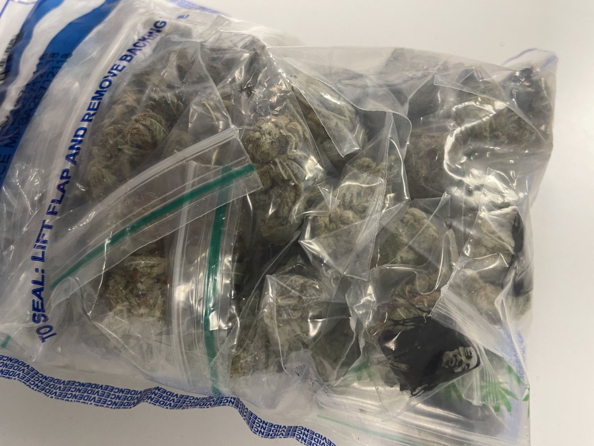 MPSPondersEnd's tweet photo. Tonight Ponders End SNT officers patrolled hotspots around different wards across Enfield and with the help our colleagues from @MPSHaselbury @MPSBrimsdown and @MPSJubilee managed to seize 36 bags of cannabis from offenders in Ponders End High Street. @MPSEnfield https://t.co/rcoQu4ETM3