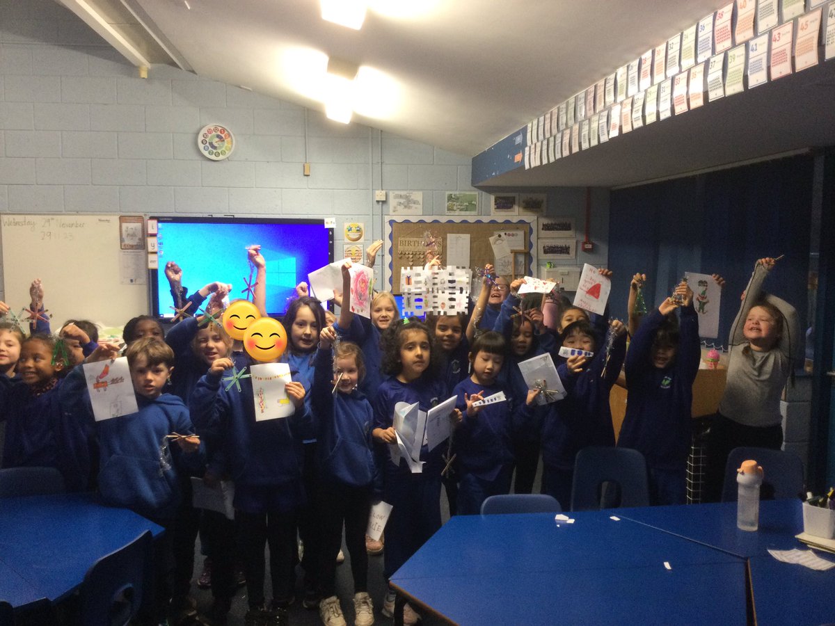 KS1PA's tweet photo. For the last Year 2 Art club session, the children enjoyed making and decorating Christmas decorations. Lovely work everyone! 🎄 https://t.co/H4QyMNzK8i