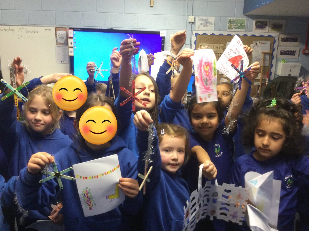 KS1PA's tweet photo. For the last Year 2 Art club session, the children enjoyed making and decorating Christmas decorations. Lovely work everyone! 🎄 https://t.co/H4QyMNzK8i