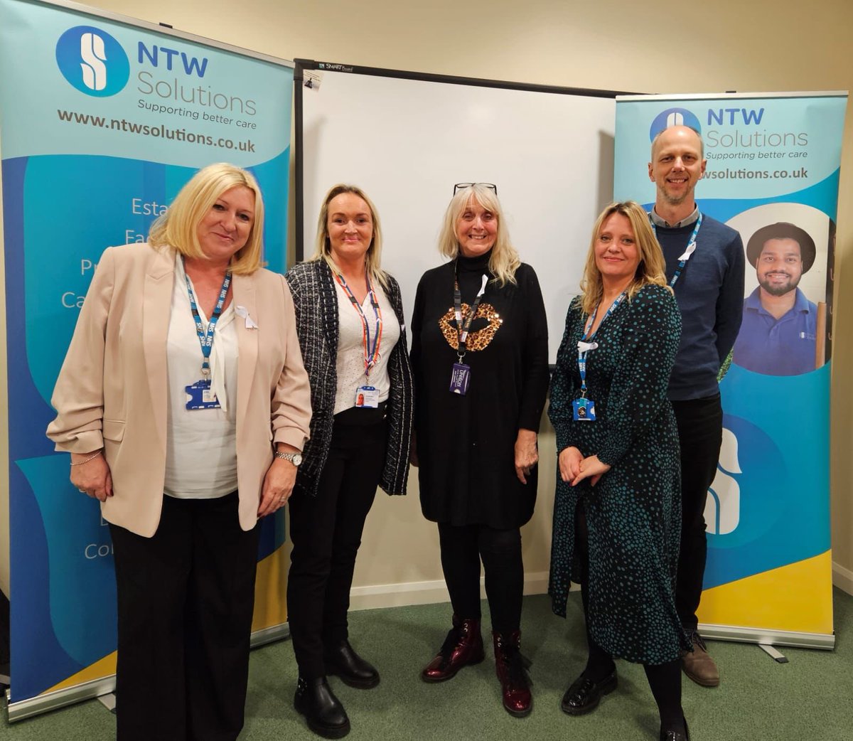 4th Day of #16DaysActivism  We engaged with #NTWSolutions the subco has been forward thinking in recognising  that Domestic Abuse is a Workplace Issue & today in partnership with @NCNTW_Unison pledge to #ChangeTheStory @VBullerwell @WhiteRibbon_UK @CNTW_SafetyTeam