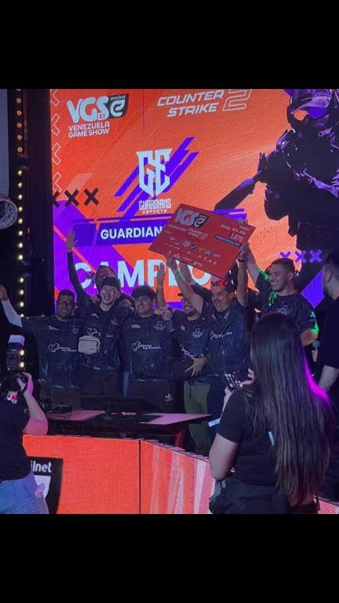 AliveASP's tweet photo. Un poco de lo que fue nuestro viaje a la VGS 2023 noviembre representando a gravedad zero, De Punto Fijo, Falcon. https://t.co/gLX8AX27cs