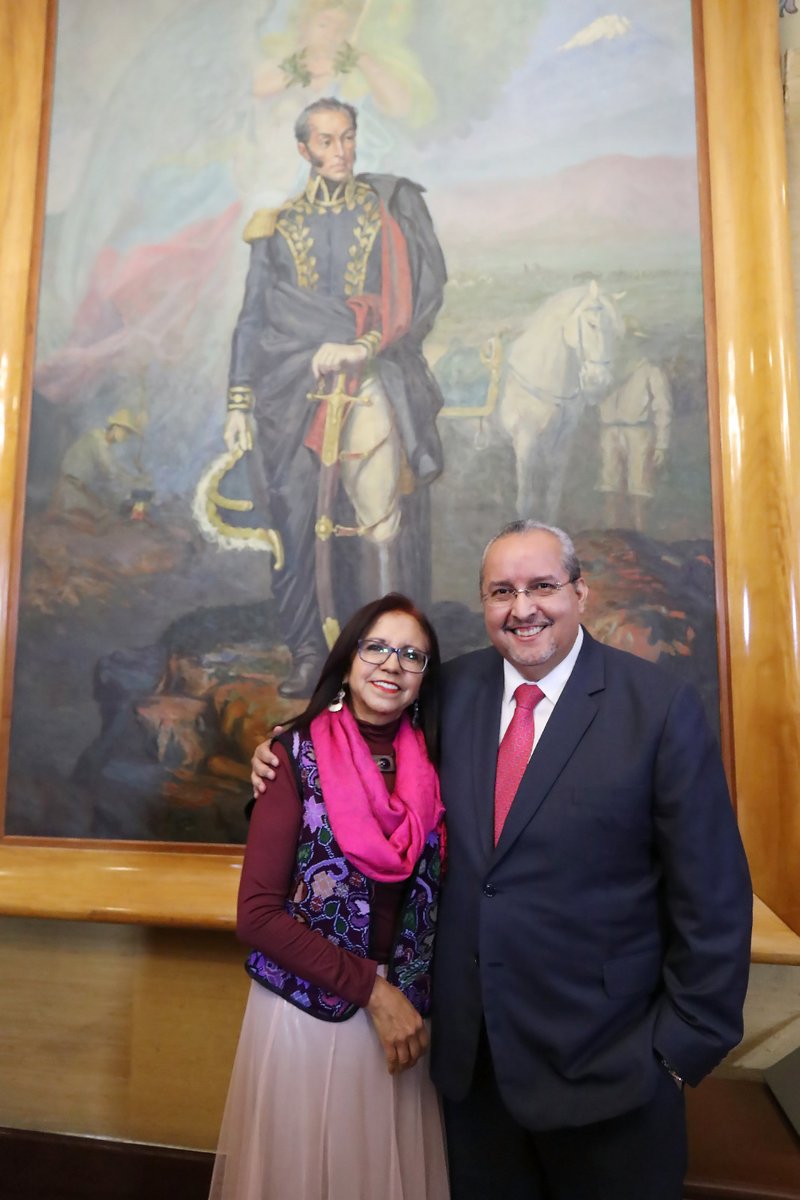 Letamaya's tweet photo. En la Sesión Extraordinaria del Consejo de Administración del Centro del Cooperación Regional para la Educación de Adultos en América Latina y el Caribe, que presidí este martes, representantes de países de la región ratificaron la designación que realicé de Jaime del Río Salcedo como nuevo director general de ese organismo internacional, nombramiento que derivará en mejores estrategias y mayor comunicación, de acuerdo con el cambio en la política educativa que se vive en México. En la reunión efectuada en la sede de la @SEP_mx a la que también asistieron representantes de la @OEA_oficial, @UNESCOMexico y de la @SRE_mx, se aceptó mi propuesta de que en cada nación se difunda lo que hace el @CREFAL_Oficial, los países miembros, entre ellos México, para cambiar el paradigma de la enseñanza.