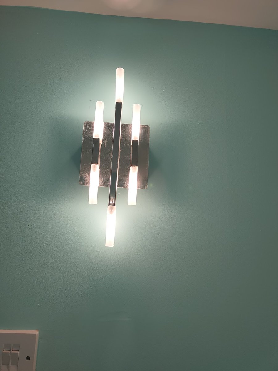 lynthiad's tweet photo. Has anyone got one of these lights they no longer want?  I have broken one of the glass shades and would really like to replace it. https://t.co/sJmm9feDyg