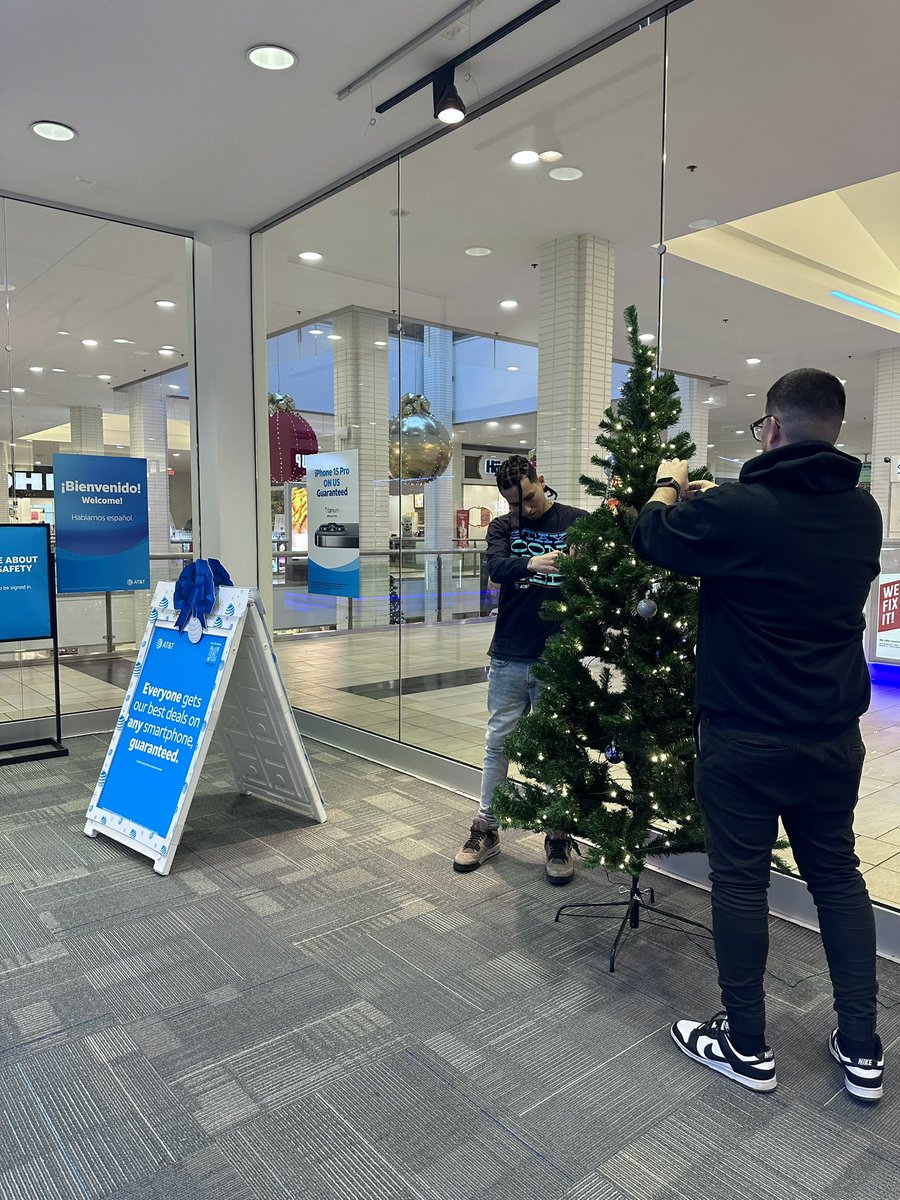 Everyone gets our best deals 🌲 🎁 flagship store 🌟