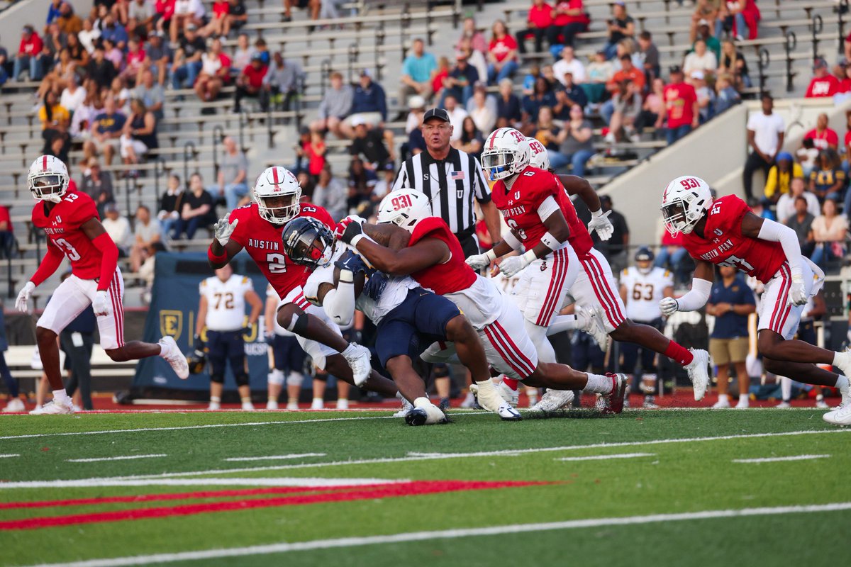 Can’t thank Austin Peay and @APSUCoachSW enough for my time here!! A lot of memories made and lifelong bonds 💯 This was the best decision I’ve made to this point in my life! 3 checkin Owt 💜