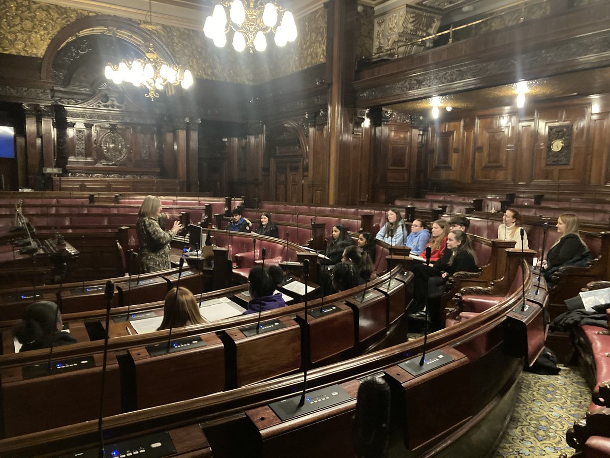 Our brilliant Captaincy Team on their inspiring visit to the <a href="/GlasgowCC/">Glasgow City Council</a> City Chambers. Sharing their views and progress on their Pupil Improvement Plan #article13rightoshareviewsfreely <a href="/PJFerguson18/">Patricia Ferguson</a> <a href="/JeanMil09459364/">Jean Miller</a>