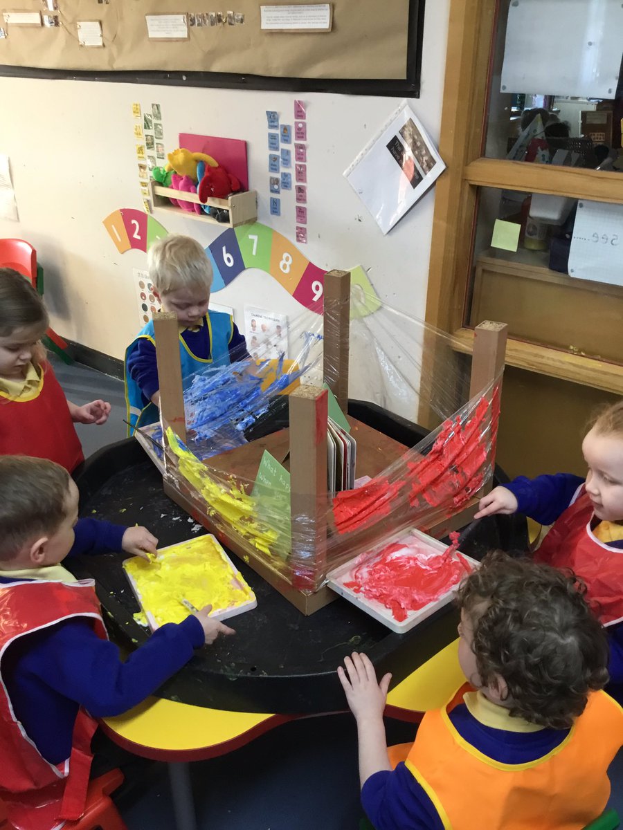 Nursery have loved mixing colours and talking about the texture of our puffy paint today. We heard lots of different vocabulary used  to describe it like ‘soft,’ ‘fluffy,’ ‘drippy, like a sponge,’ ‘like marshmallows!’   #eyfs  #invitationtoplay