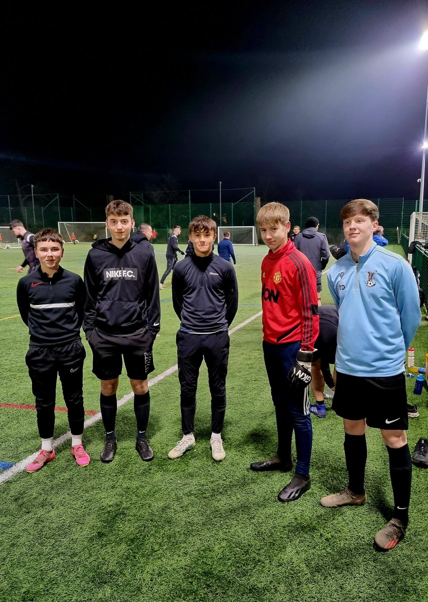Rimyfc's tweet photo. Welcome to the 🍊 fold young'ens 🤝

U15s James, Tom, Dylan, Rhys, Jaydan attended their first senior training session this evening. The lads never missed a beat 👌

"The future's bright, the future's 🟠" https://t.co/BBP2pf4LRD