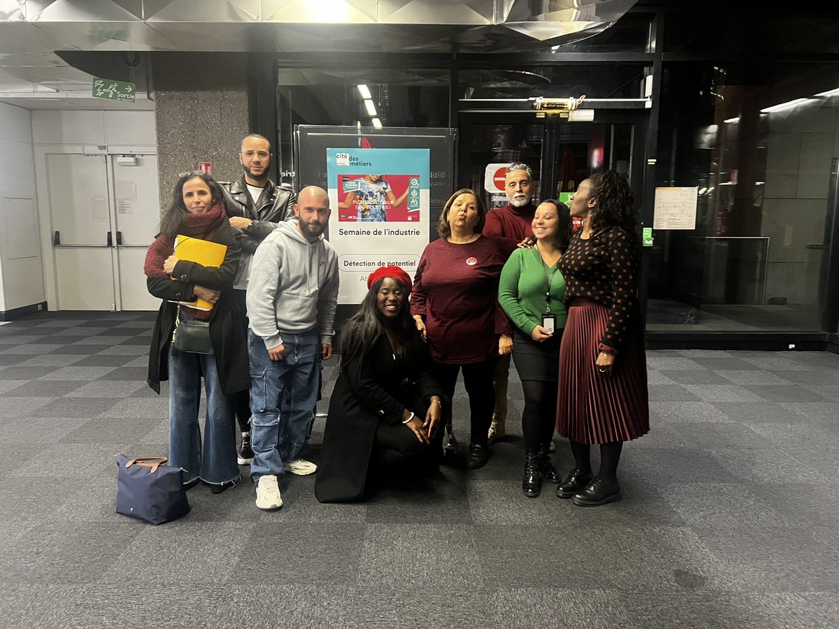 DoumbiaNaima's tweet photo. Pôle emploi de Stains présent sur la semaine de l’industrie au forum de la cité des métiers pour animer le nouvel atelier Détection de potentiel pour les métiers de l’industrie !! Superbe animation de l’équipe en collaboration avec les agents de la MRS🤝 https://t.co/MtF78rF85b