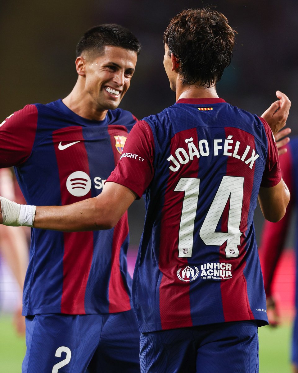 FULL-TIME!

Barcelona 2-1 Porto

Duo Joao mengantarkan Barca lolos ke babak 16 besar!

#ViscaBarca