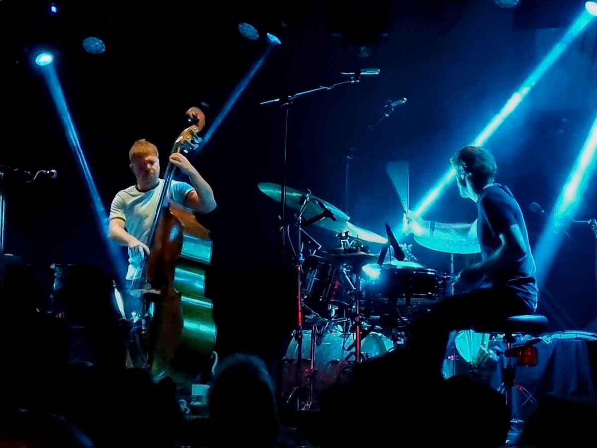 Avondje moderne #JAZZ in @rotownrotterdam met <a href="/GoGo_Penguin/">GoGo Penguin</a> 😎