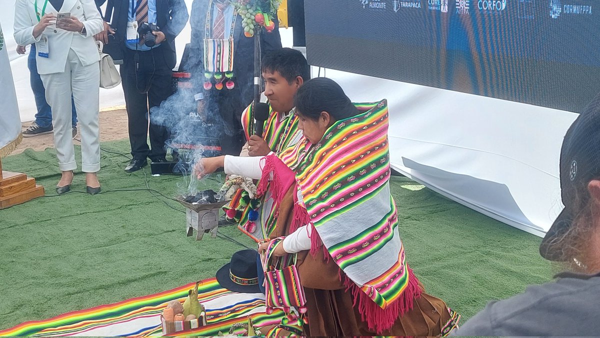 Buenas noticias 👏🏾 👏🏾 👏🏾 Entregamos 47,6 ha. a la Corporación de Fomento Productivo de #PozoAlmonte para el futuro Parque Industrial Tecnológico de dicha comuna. Con esto se dio el vamos al IV Foro de los Territorios Subnacionales del Corredor Bioceánico Capricornio #Tarapacá