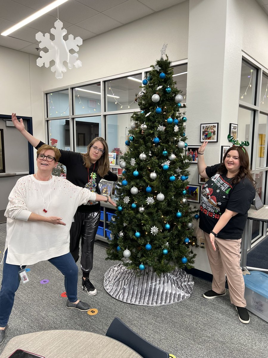 Mrs. Ellis tweet media