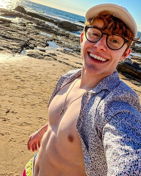 Enjoying Life :) https://t.co/hjsd4XSMAd