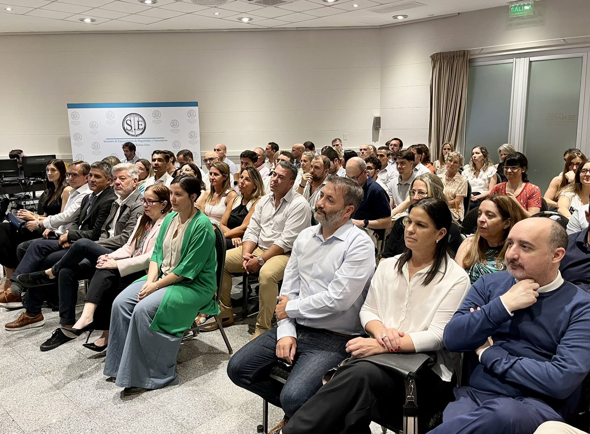 👉🏽 El presidente <a href="/FtheaOficial/">Federico Thea</a> y la Especialista Fiduciaria Senior del BID, Ana María Niubó, dieron inicio a la Capacitación en Normas Internacionales de Auditoría para trabajadores/as del HTC.