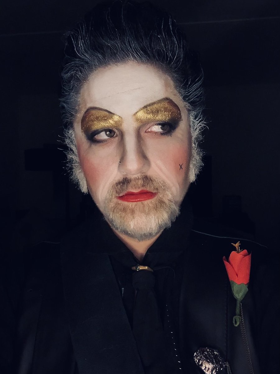 2 very different concepts. #LaVieEnRose #ofmd