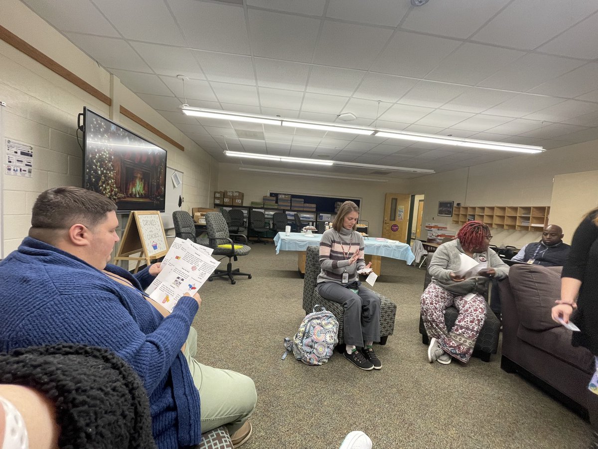 Cupcakes with coaches was a hit! We enjoyed sharing engagement ideas! #lcelower <a href="/LakeCarolina1/">Lake Carolina</a>