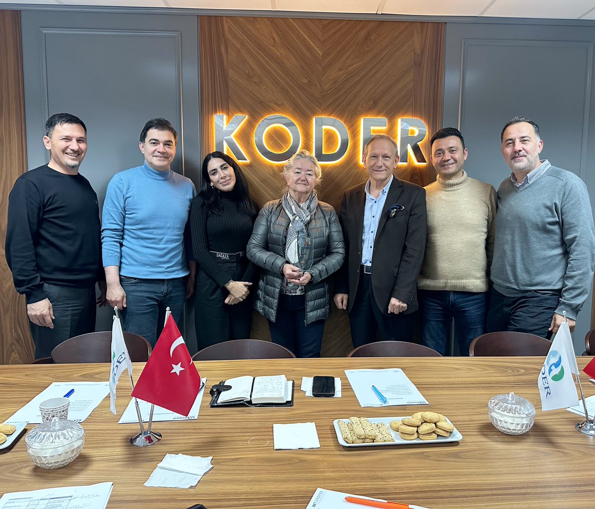 kusadasikoder's tweet image. Bugün gerçekleştirdiğimiz Yönetim Kurulu toplantımızdan.. #koder
Tacettin Özden , Gürsel Tonbul , Rıza Esen , Serdar Köroğlu , Soner Sağlık , Gülcan Akbulut , İbrahim Karaokutan